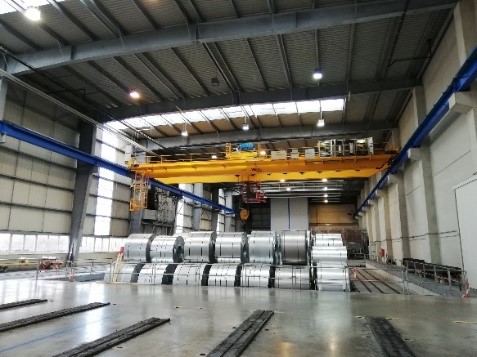 Zwei  Zweiträgerbrückenkrane im Coil-Lager nach der Modernisierung durch Konecranes Service