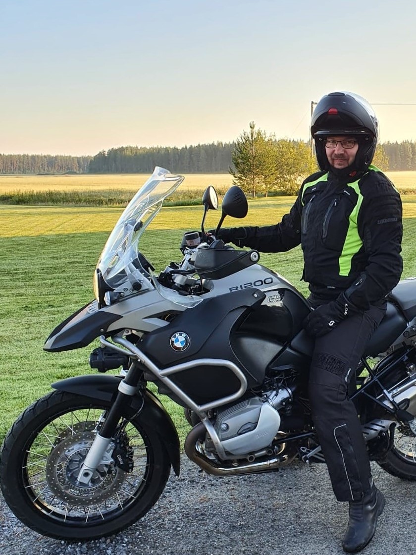 A motorcycle-enthusiast, Janne Vilén has works as Juustoportti Food Oy’s production manager