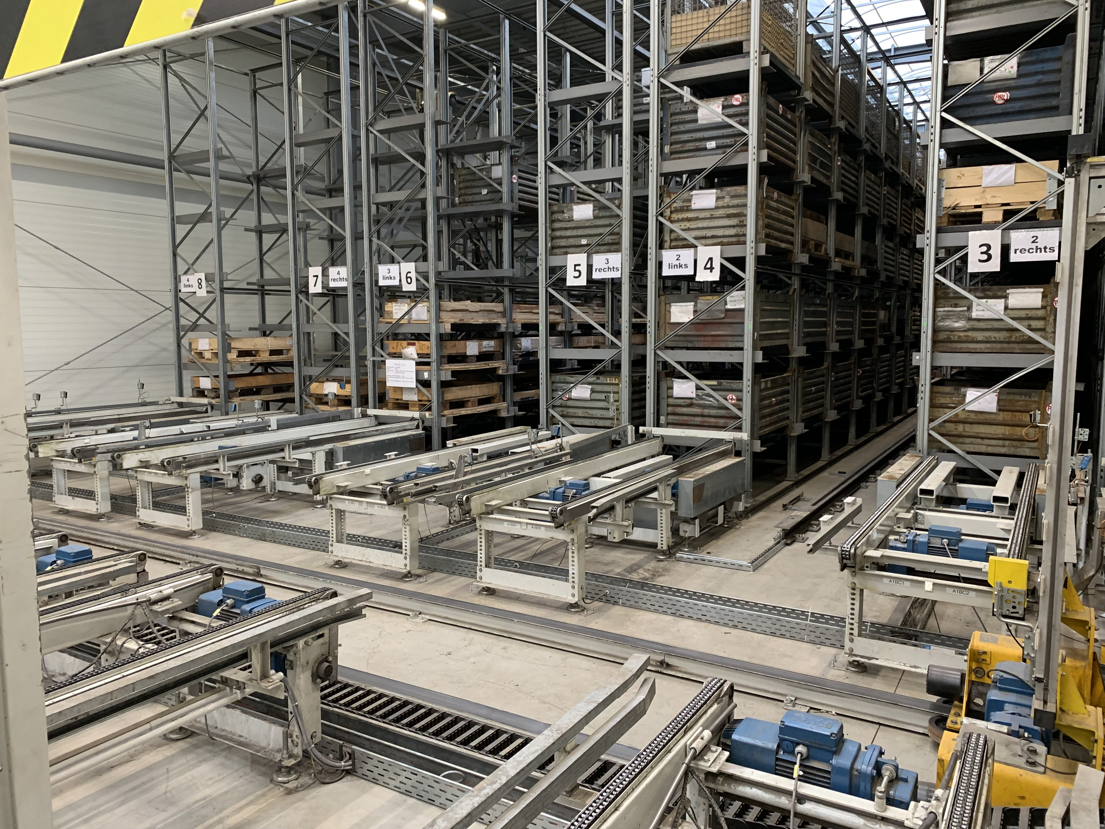 Automatische Lagerhaltung: Das Regallager der DB Netz AG im Werk Oberbaustoffe Witten hält viele wichtige Bauteile vor 