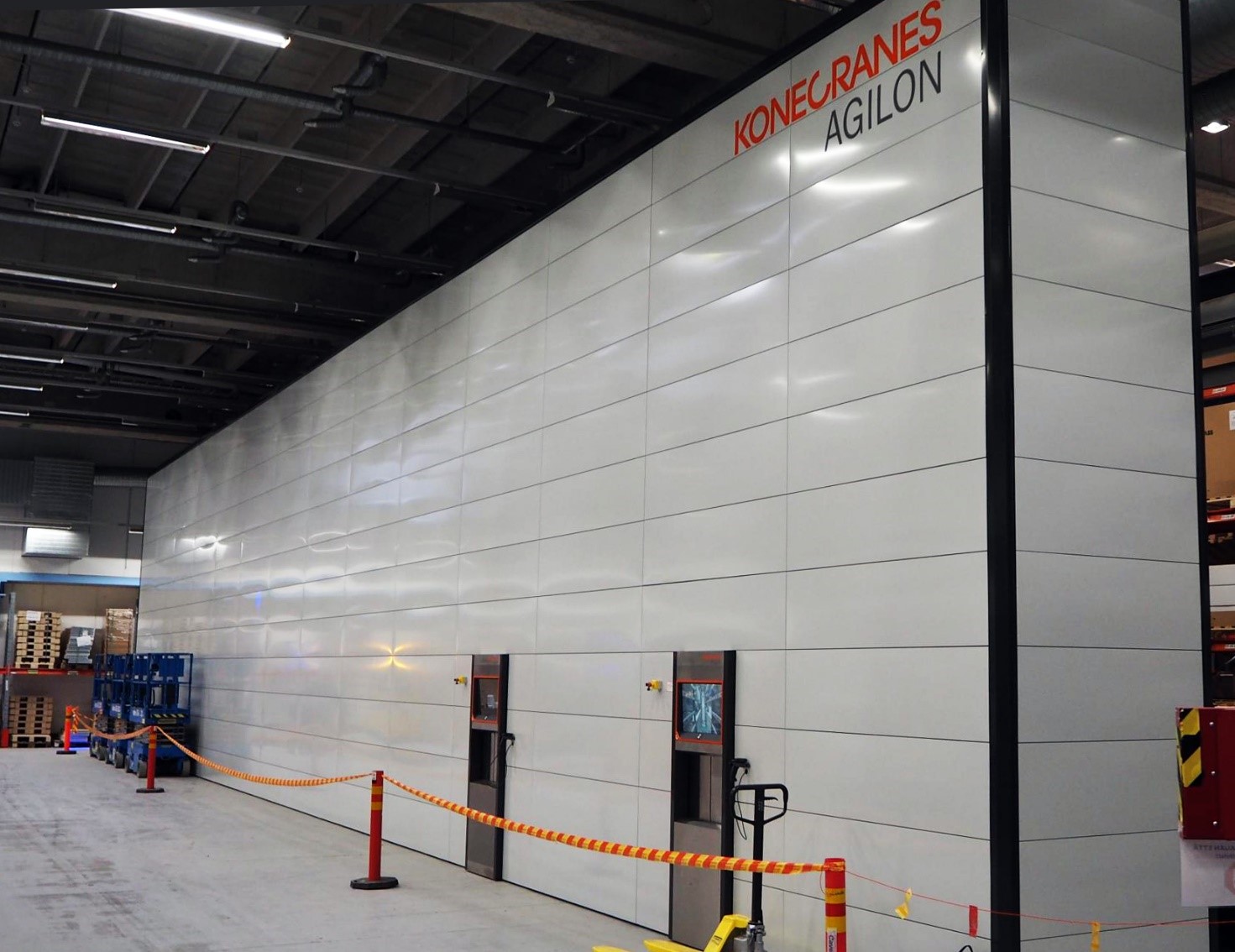 The automated warehouse system Agilon is 28 meters long. Installation took only few days