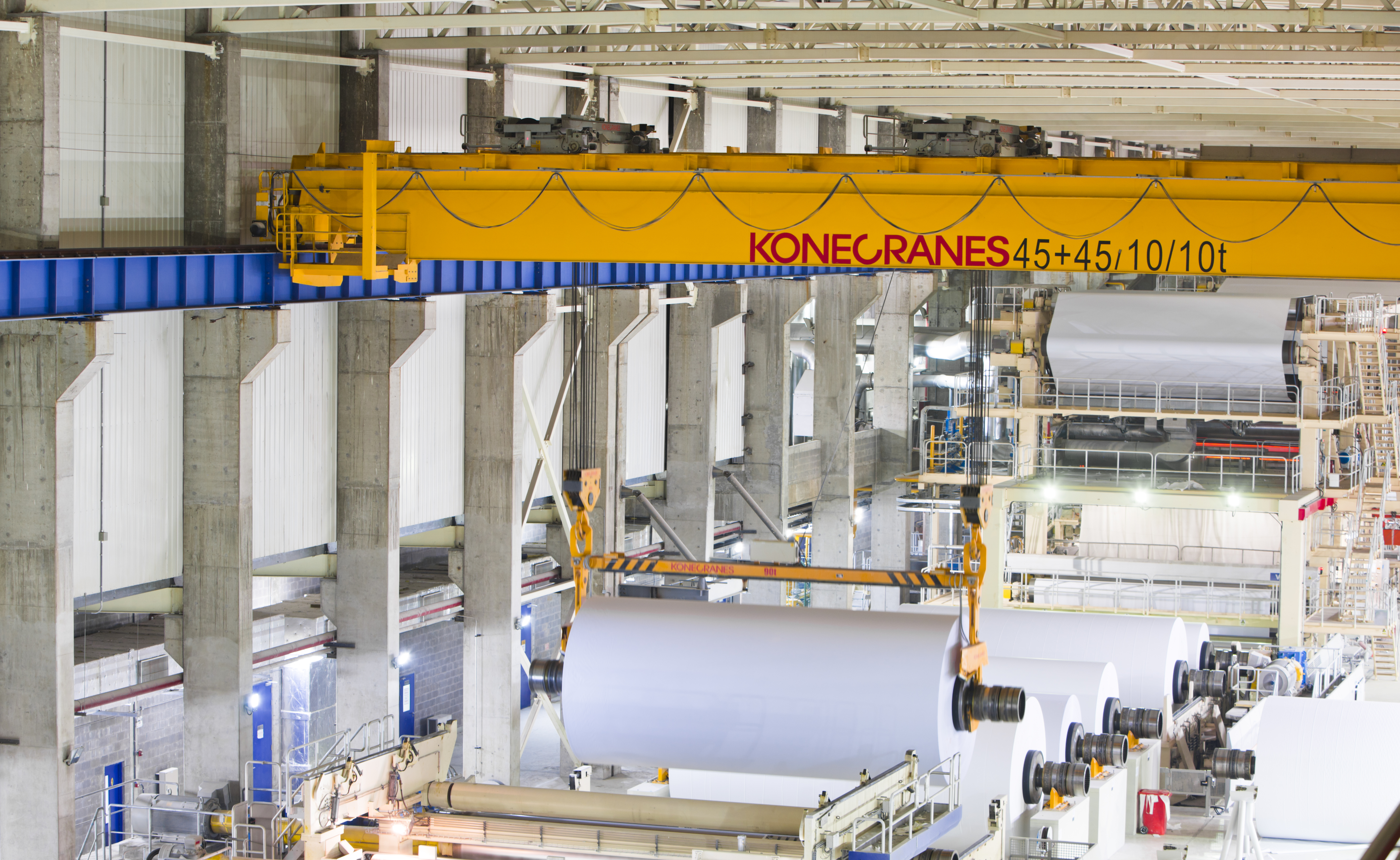 Parent roll handling cranes