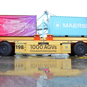 1000th AGV Handover Ceremony APMTMVII-Konecranes_2.jpeg