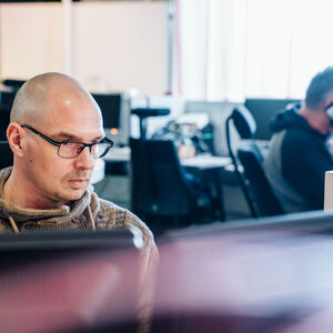 Konecranes job coordinators troubleshoot customer service calls at the company’s new after-hours call center at Konecranes Region Americas headquarters in Springfield, OH