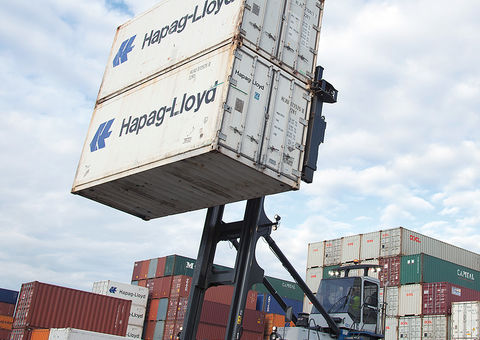 Container lift trucks image