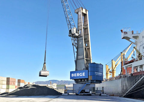 HMK 330 EG mobile harbor crane in Bergé’s terminal in the Port of Málaga