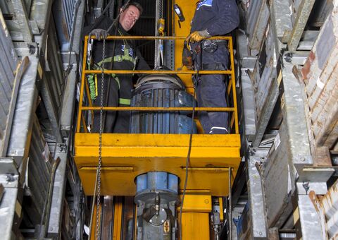 Anlagenzuverlässigkeitsanalyse an Hochregallagern und Regalbediengeräten