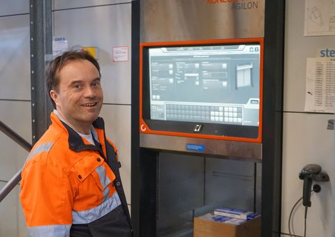 Steel-Kamet Oy’s project manager Teemu Kurikkala smiles in front of the Agilon hatch while storing package