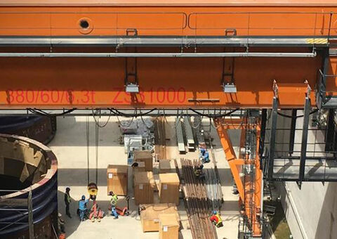 Crane lifting turbines