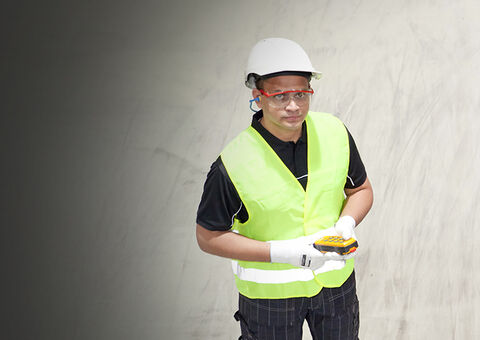 Overhead crane operator