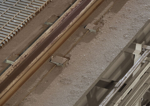 Overhead crane runway