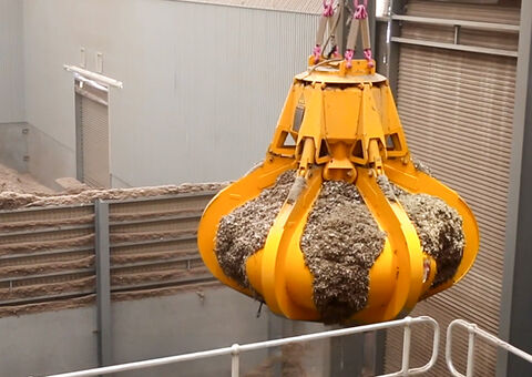 Crane grab at Boral Cement