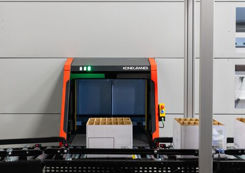 Agilon Conveyor Interface with automated conveyor material handling