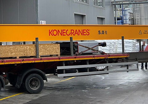 Konecranes overhead crane on truck for shipping