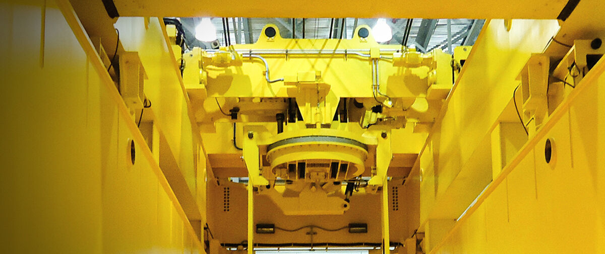 Nuclear cask handling crane