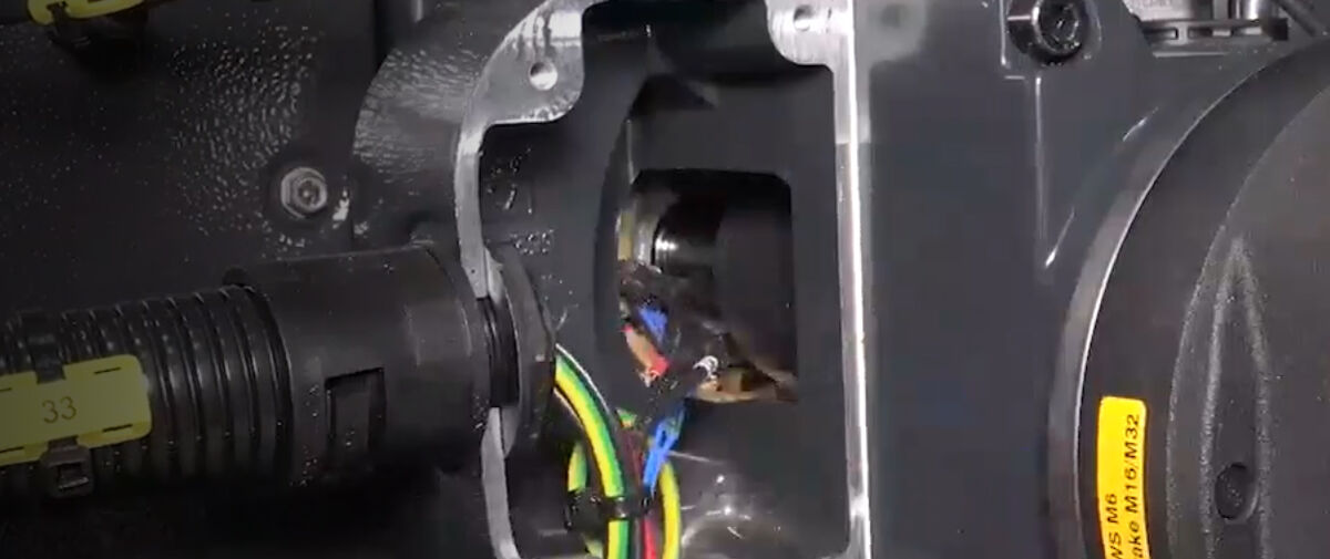 Hoist coupling