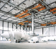 Aircraft painting with teleplatform