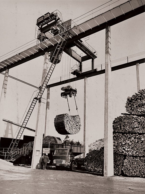 Kone cranes bulk material handling logs, Finland, 1970s